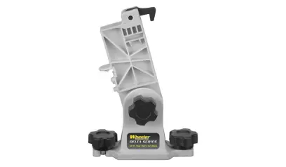 Přípravek pro bezpečné upnutí horního pouzdra závěru Vaší AR-15. Ideální např. pro montáž/demontáž hlavně.